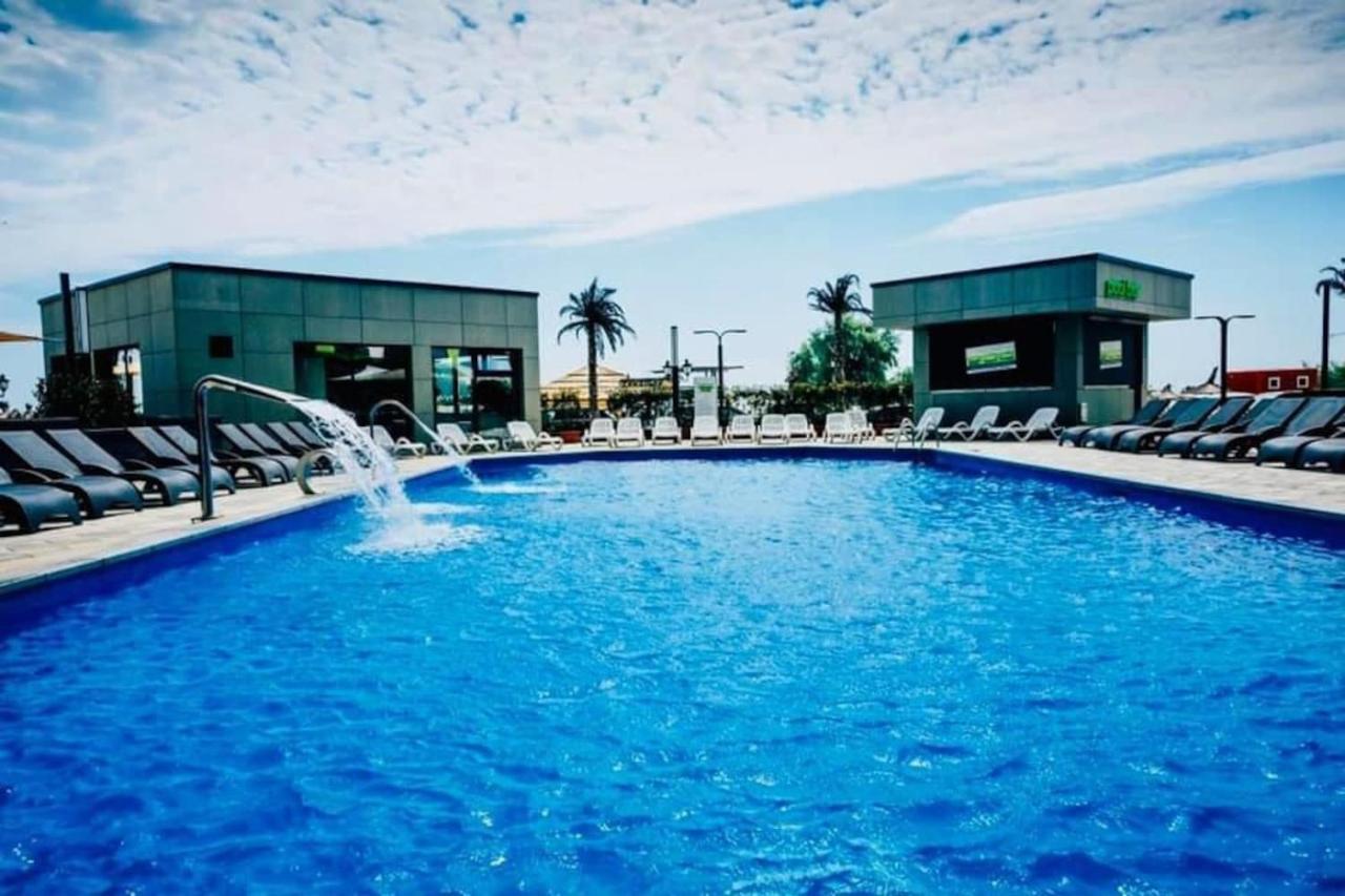 Baby Sea View And Pools Apartment- Mamaia Beach Resort Năvodari Esterno foto